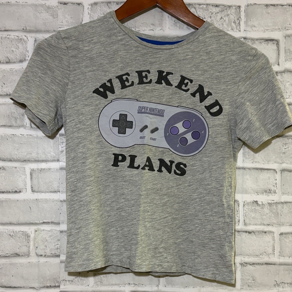 4/$20 Super Nintendo Gray Kids Tee with Controller Graphic, size 7-8